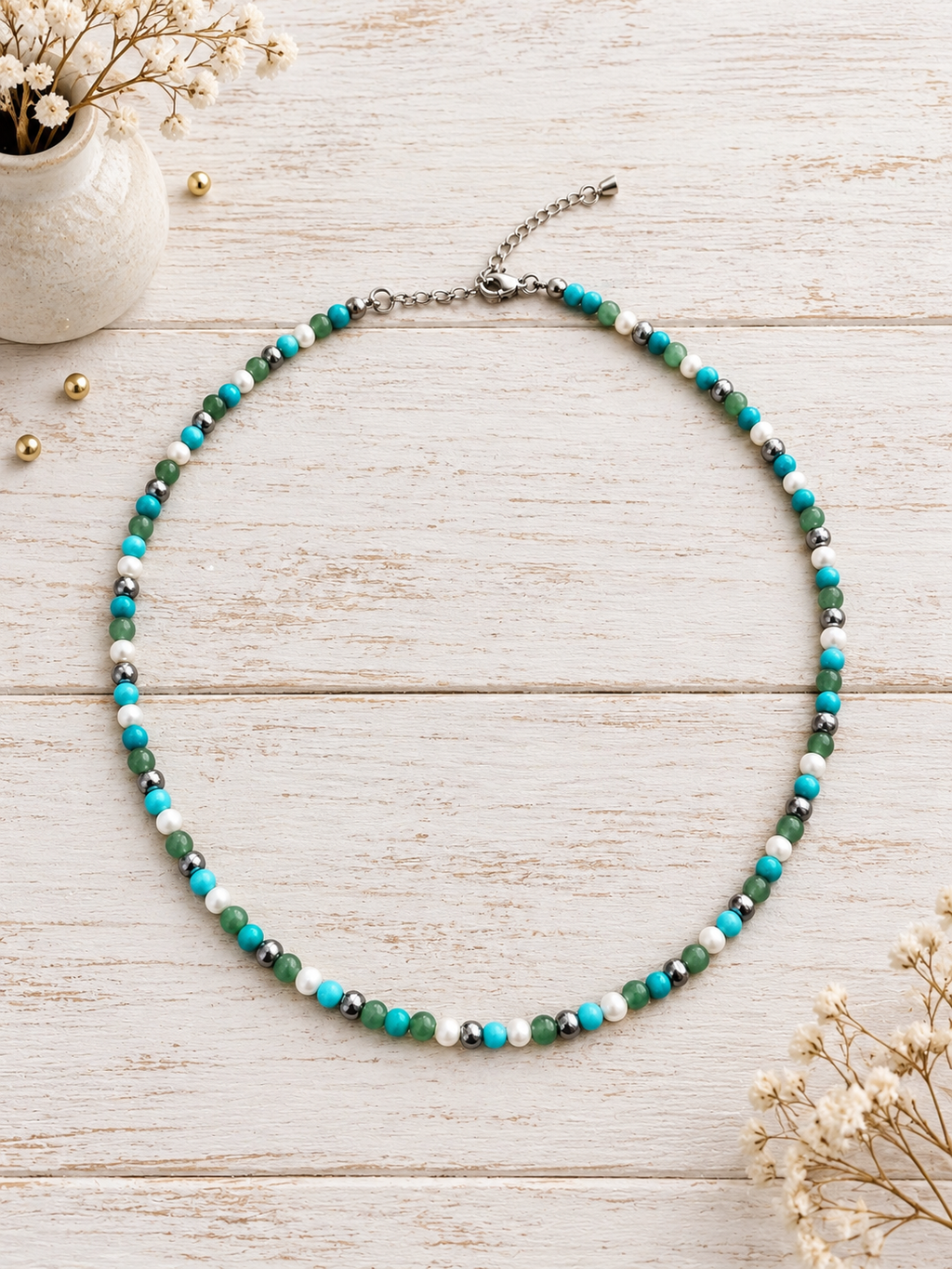 Collier en perles de 4mmen aventurine, magnésite teintée turquoise, coquillage et hématite argentée