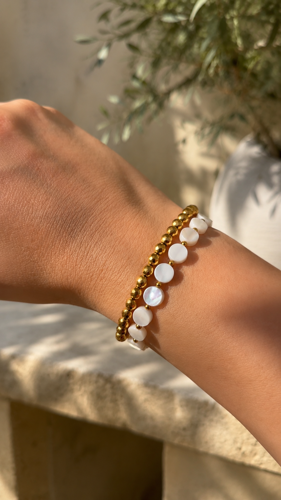 Duo bracelet Mahina nacre et hématite dorée - pierres naturelles - bijou artisanal - Ô Fil des Perles