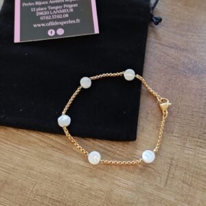 bracelet chaine dorée et fermoir acier inoxydable avec pastilles de Nacre 6mm