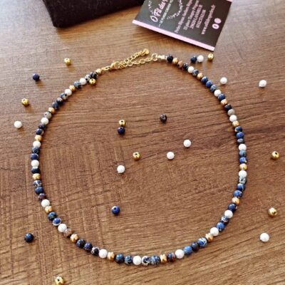 collier ras du cou perles en pierres naturelles jaspe imperial bleu, nacre, hématite dorée avec fermoir et chaîne d'extension en acier inoxydable